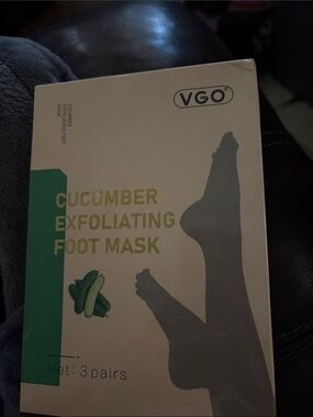 VGO Cucumber Exfoliating Foot Mask - Mint & Cream Packaging